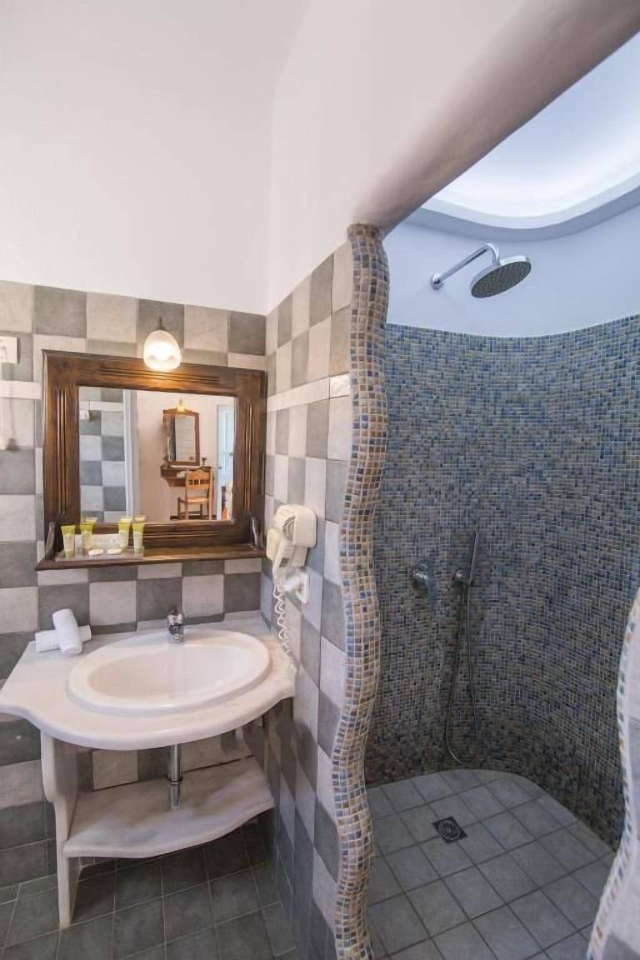 Duplex classique, vue sur la mer | Literie hypoallergénique, coffre-fort pour ordinateur portable