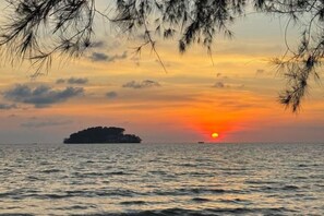 Unclassified image, 4 of 23, button - Westport Hotel Boutique (Sihanoukville)