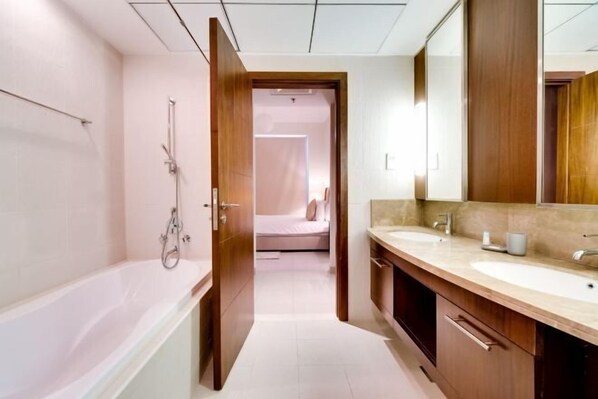 Room - Modern 2 Bedroom Apartment - Burj View & City View (Dubai)