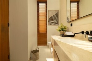 Bathroom - Fenta Villa Canggu by Nakula (Bali)
