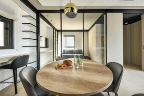 Room - Modern and Vibrant 1BR apt with Private Balcony (Tel Aviv)