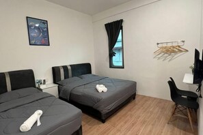 Unclassified image, 4 of 11, button - Kiwi Inn (Pengkalan Aor)