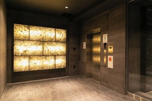 Building design - Hotel Edge Nakasu (Fukuoka)
