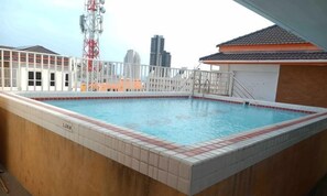 Pool - 2 Bedroom Condo in Pattaya (Jomtien Area, Pratamnak Hill, New North European Trend 6 Hotel Condo) (Pattaya)