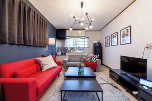 Room - NSK Building (Tokyo)