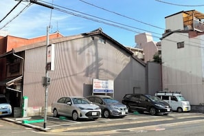 Unclassified image, 3 of 22, button - 5 minutes from Shijo Omiya Station, in the center of Kyoto, a rental group (Kyoto)