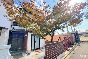 Unclassified image, 5 of 22, button - 5 minutes from Shijo Omiya Station, in the center of Kyoto, a rental group (Kyoto)