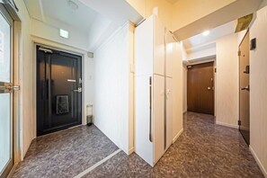 Unclassified image, 3 of 7, button - Motomachi Hisui Building (Yokohama)