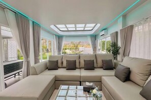 Living area - The value of time pool villa Khaoyai (Pak Chong)