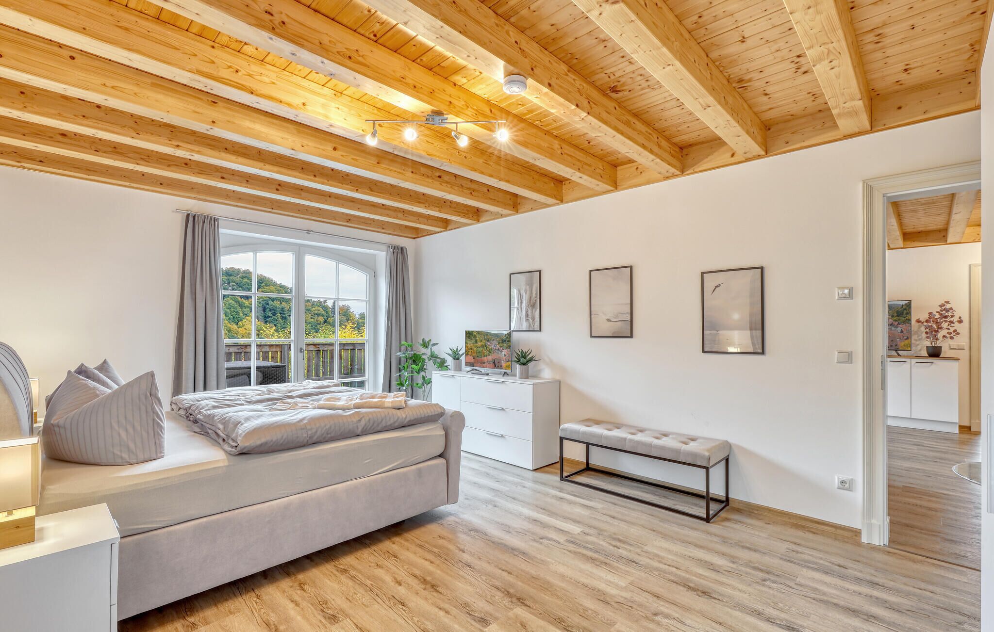 3 bedrooms, travel cot, free WiFi