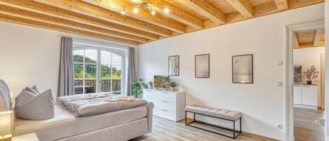 3 bedrooms, travel cot, free WiFi