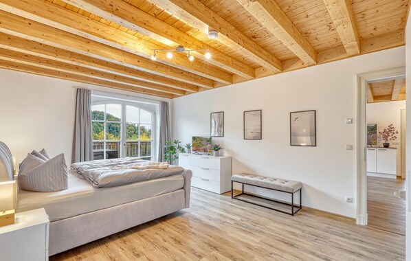 3 bedrooms, travel cot, free WiFi