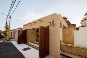 Unclassified image, 2 of 30, button - Batu Pahat Santalia Villa 4BR 12pax Private Pool (Simpang Kanan)