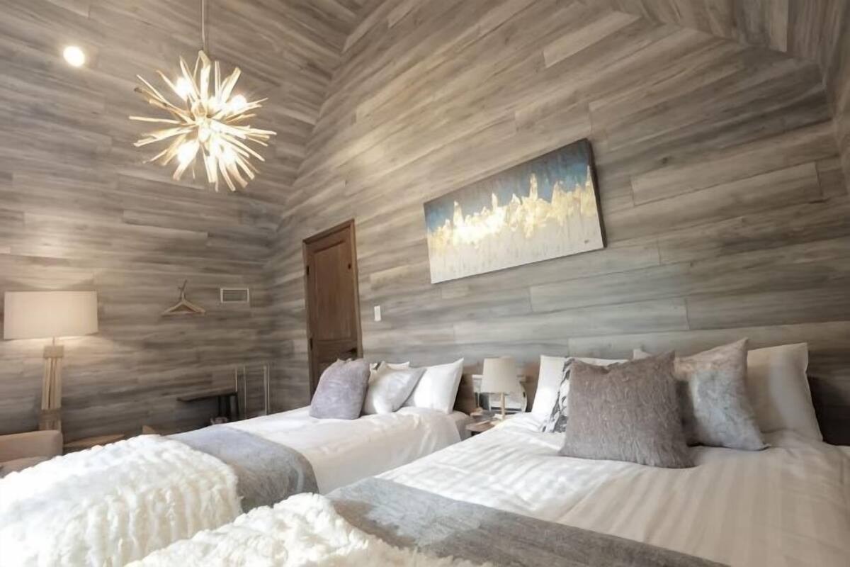 Tempat tidur bayi