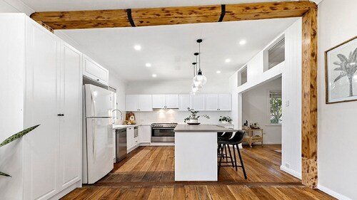 Casita - Modern 4 bedroom cottage in heart of Singleton