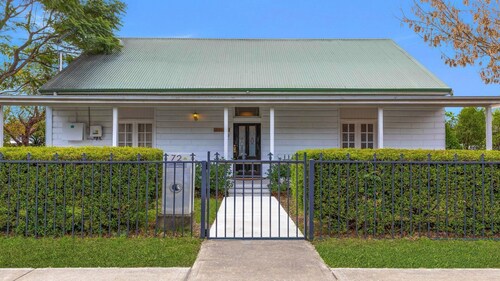 Casita - Modern 4 bedroom cottage in heart of Singleton