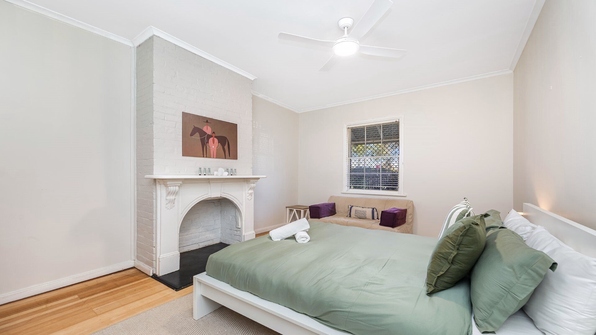 4 bedrooms, WiFi (free), bed sheets