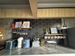 บ้านคอมฟอร์ท, 1 ห้องนอน, ใช้สระว่ายน้ำได้, ติดสวน | ครัวส่วนตัว | ตู้เย็น, เตาอบ, เตาประกอบอาหาร, กาต้มน้ำไฟฟ้า