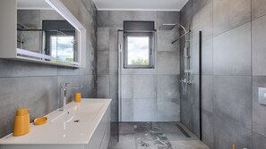 Shower, hair dryer, towels - Villa Sever by Villas Guide (Svetvincenat)