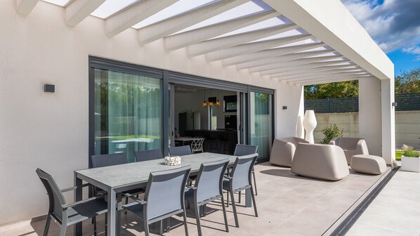 Outdoor dining - Villa Sever by Villas Guide (Svetvincenat)