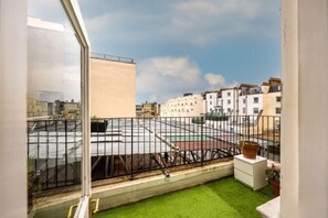 Cribs/infant beds - South Kensington - Cromwell Rd Residence (London)