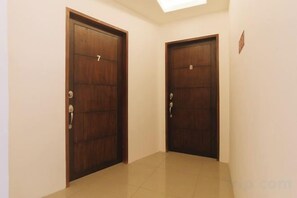 Interior - RedDoorz @ Happy Stay Apartelle (Dauis)