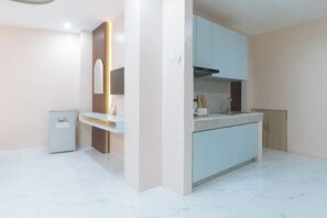 Room - RedDoorz @ Happy Stay Apartelle (Dauis)