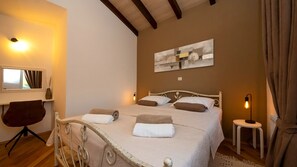 3 bedrooms, free WiFi, bed sheets - Whitestone Villa by Villas Guide (Sibenik)