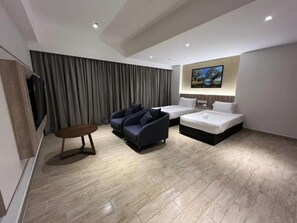 Quarto casal ou duplo luxo | Escrivaninha, ferros/tábuas de passar roupa, Wi-Fi de cortesia