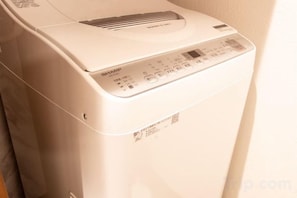 Unclassified image, 3 of 31, button - Silent Echo Inn (Osaka)
