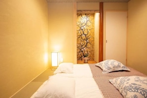 Room - Silent Echo Inn (Osaka)