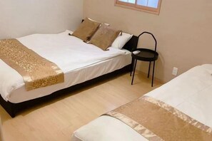 Room - Silent Echo Inn (Osaka)