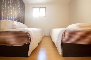Room - Silent Echo Inn (Osaka)