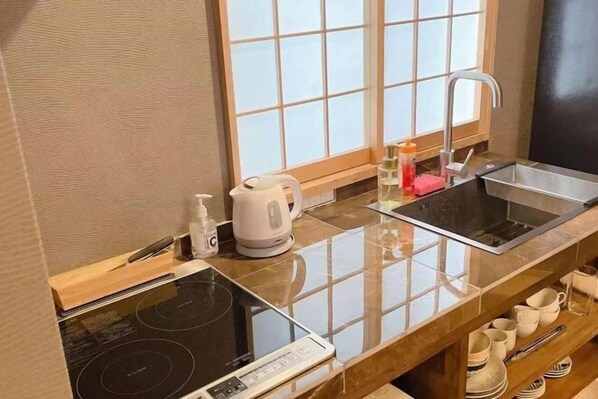 Room - Silent Echo Inn (Osaka)