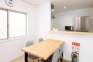 Dining - MoonLight inn Free parking (Dazaifu)