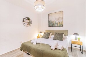 2 habitaciones, tabla de planchar con plancha, wifi y ropa de cama