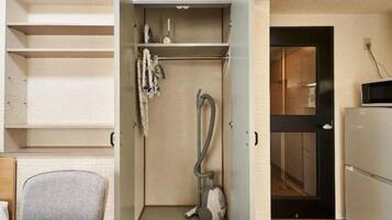 Een strijkplank/strijkijzer