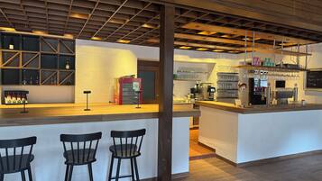 Bar (in der Unterkunft)