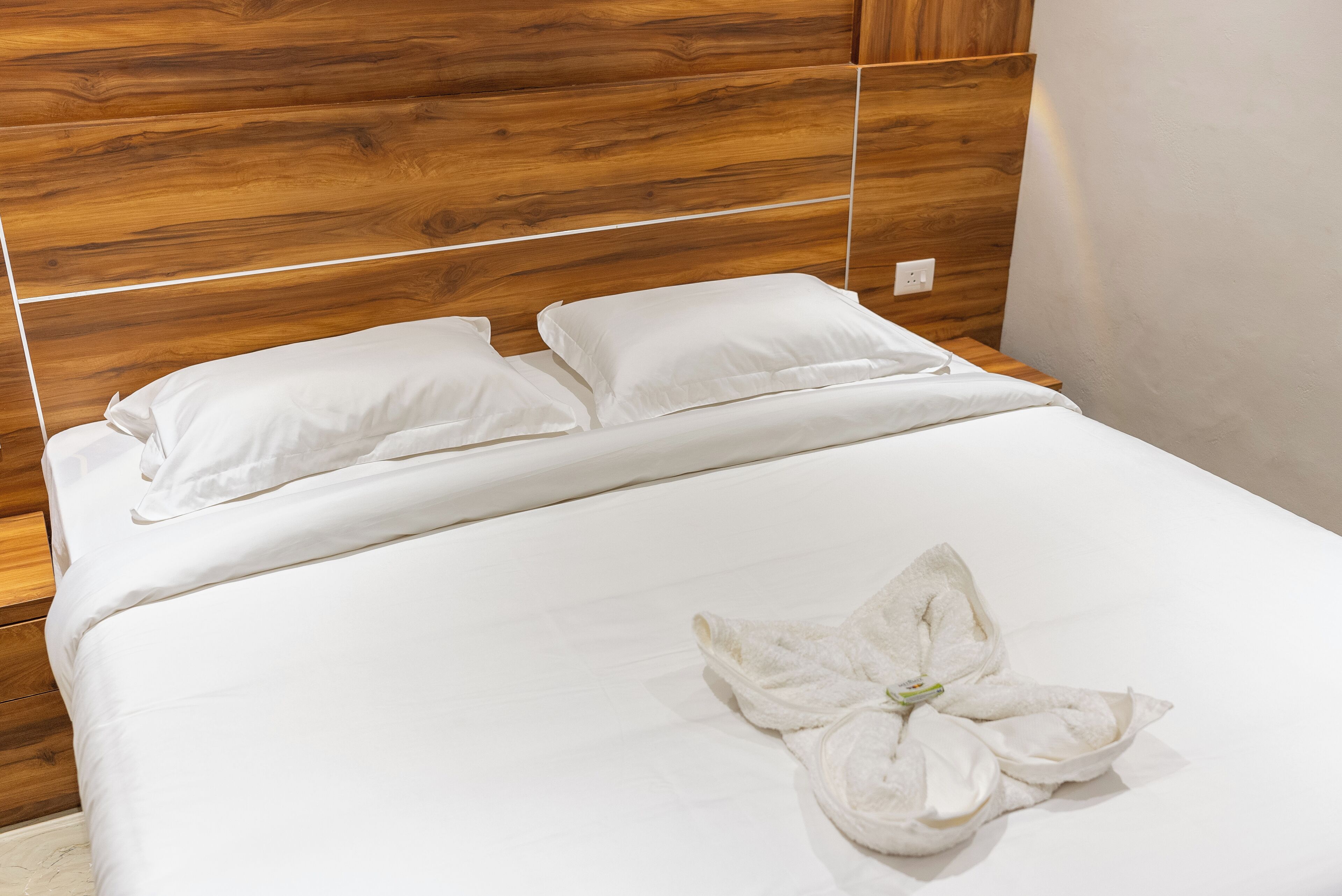 2 BedRoom Suite | Desk, laptop workspace, free WiFi