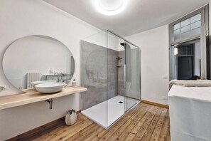Bathroom - Big Scuderia Country mansion_500sqm (San Pietro Viminario)
