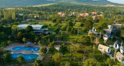 Phum Domnak Domrey Resort