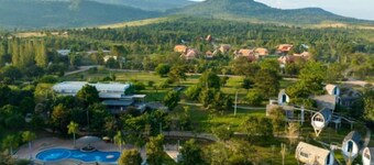 Phum Domnak Domrey Resort