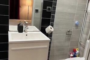 Room - Chic Studio Marais Pompidou (Paris)