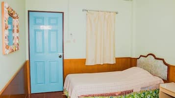 Desk, laptop workspace, free WiFi