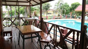 Outdoor dining - Ban Silachol (Rayong)