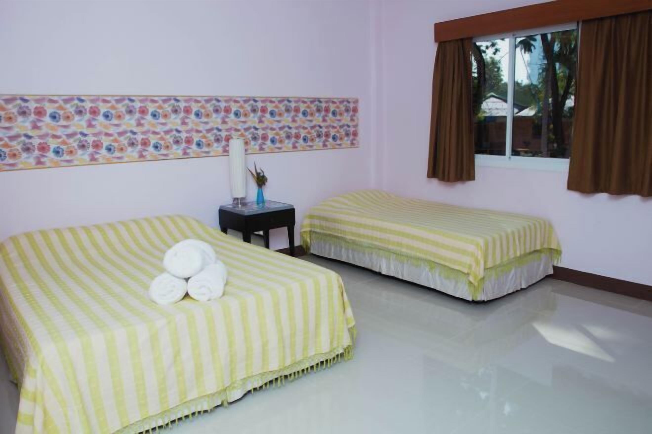 مكتب ومساحة عمل للكمبيوتر المحمول وواي فاي مجانًا