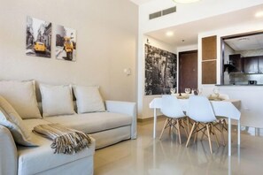 Cribs/infant beds - bnbme Great Value Apt in Dubai Sports City (Dubai)