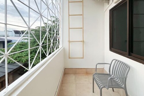 Sleeping Shine by DeliZia Homestay (9-10 Persons)