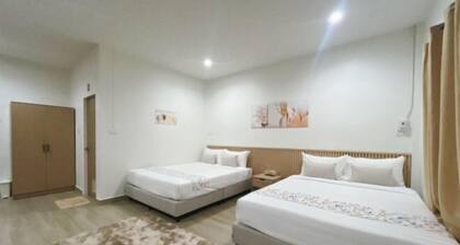Sleeping Shine by DeliZia Homestay (9-10 Persons)