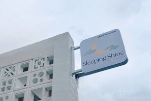 Ảnh chưa phân loại, 2 trong số 33 ảnh, nút